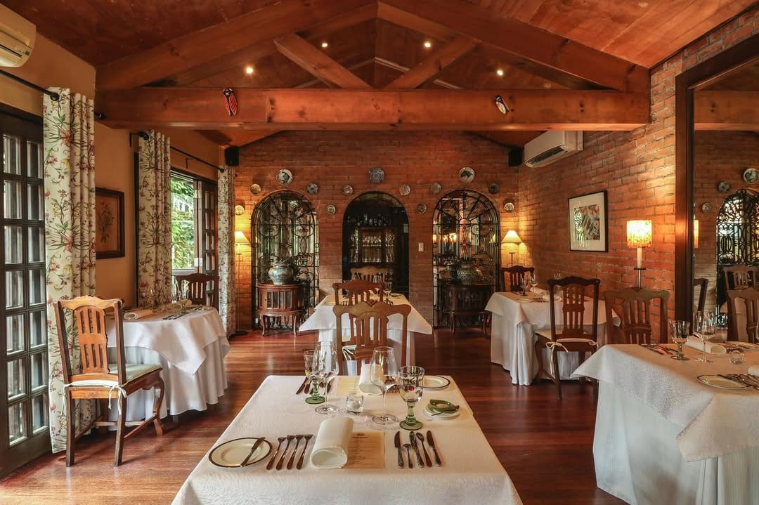 interiors of lemuria fine dining